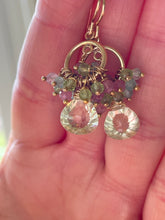 Carica l'immagine nel visualizzatore di Gallery, Lemon Quartz Cluster Earrings