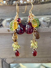 Carica l'immagine nel visualizzatore di Gallery, Spessartite Garnet Cluster Earrings
