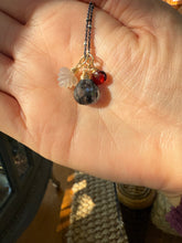 Carica l&#39;immagine nel visualizzatore di Gallery, Black Tourmalinated Quartz Charm Necklace