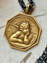 Charger l&#39;image dans la galerie, 18kt Gold Antique French Cherub Medal