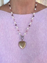 Load image into Gallery viewer, Vintage W&amp;H Co Heart Locket