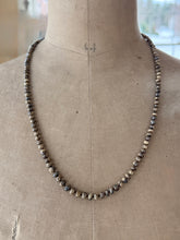 Load image into Gallery viewer, 14k Schalenblende Necklace