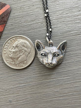 Cargar imagen en el visor de la galería, Sterling Silver Cat Face Pendant