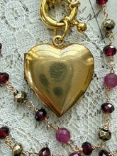 Load image into Gallery viewer, Vintage Heart Locket