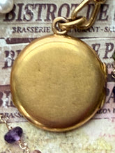 Load image into Gallery viewer, French Antique Flower Basket Locket