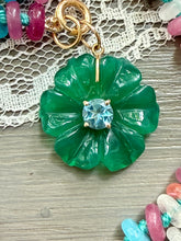 Load image into Gallery viewer, 14k Green Onyx Tropical Flower Necklace