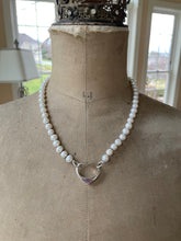 Carica l&#39;immagine nel visualizzatore di Gallery, Sterling Silver Freshwater Pearl Silk Necklace