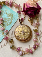 Cargar imagen en el visor de la galería, Vintage French Medal with Tourmaline