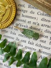 Carica l'immagine nel visualizzatore di Gallery, Carved Tourmaline Tiny Fish Charm 1