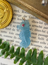Carica l'immagine nel visualizzatore di Gallery, 14k Carved Aquamarine Seahorse Charm