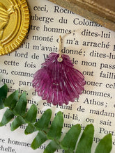 Charger l'image dans la galerie, 14k Carved Pink Tourmaline Scallop Shell Charm
