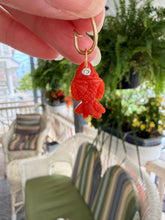 Charger l'image dans la galerie, 14k Carved Italian Coral Fish Charm 1