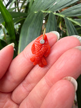 Charger l'image dans la galerie, 14k Carved Italian Coral Fish Charm 1
