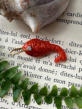 Carica l'immagine nel visualizzatore di Gallery, 14k Carved Italian Coral Fish Charm 3