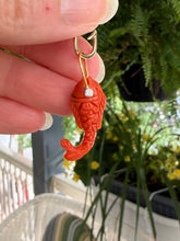 Carica l'immagine nel visualizzatore di Gallery, 14k Carved Italian Coral Fish Charm 3
