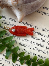 Carica l'immagine nel visualizzatore di Gallery, 14k Carved Italian Coral Fish Charm 4