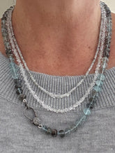 Charger l&#39;image dans la galerie, Moss Aquamarine Necklace with Pave Diamond Clasp