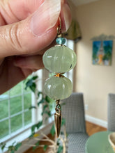 Charger l'image dans la galerie, 14k Carved Prehnite Pumpkin Pendant