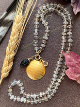 Carica l&#39;immagine nel visualizzatore di Gallery, Love Sonnet Disc Pendant