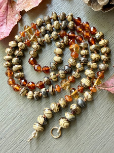 14k Schalenblende and Garnet Necklace