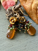 Carica l'immagine nel visualizzatore di Gallery, Carved Tigers Eye and Golden Moonstone Earrings