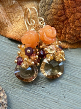 Carica l'immagine nel visualizzatore di Gallery, Carved Orange Aventurine and Champagne Citrine Earrings