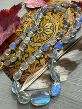 Load image into Gallery viewer, 14k Labradorite Pebble Necklace