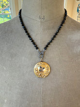 Load image into Gallery viewer, Vintage Paste Locket