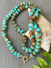 Cargar imagen en el visor de la galería, Kingman Turquoise Rondelle Necklace &quot;Sand and Sea&quot;