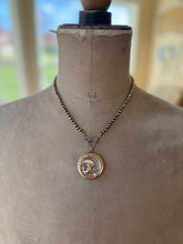 Load image into Gallery viewer, Vintage Paste Locket