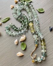 Charger l&#39;image dans la galerie, 14k Moss Aquamarine Necklace Catch of the Day